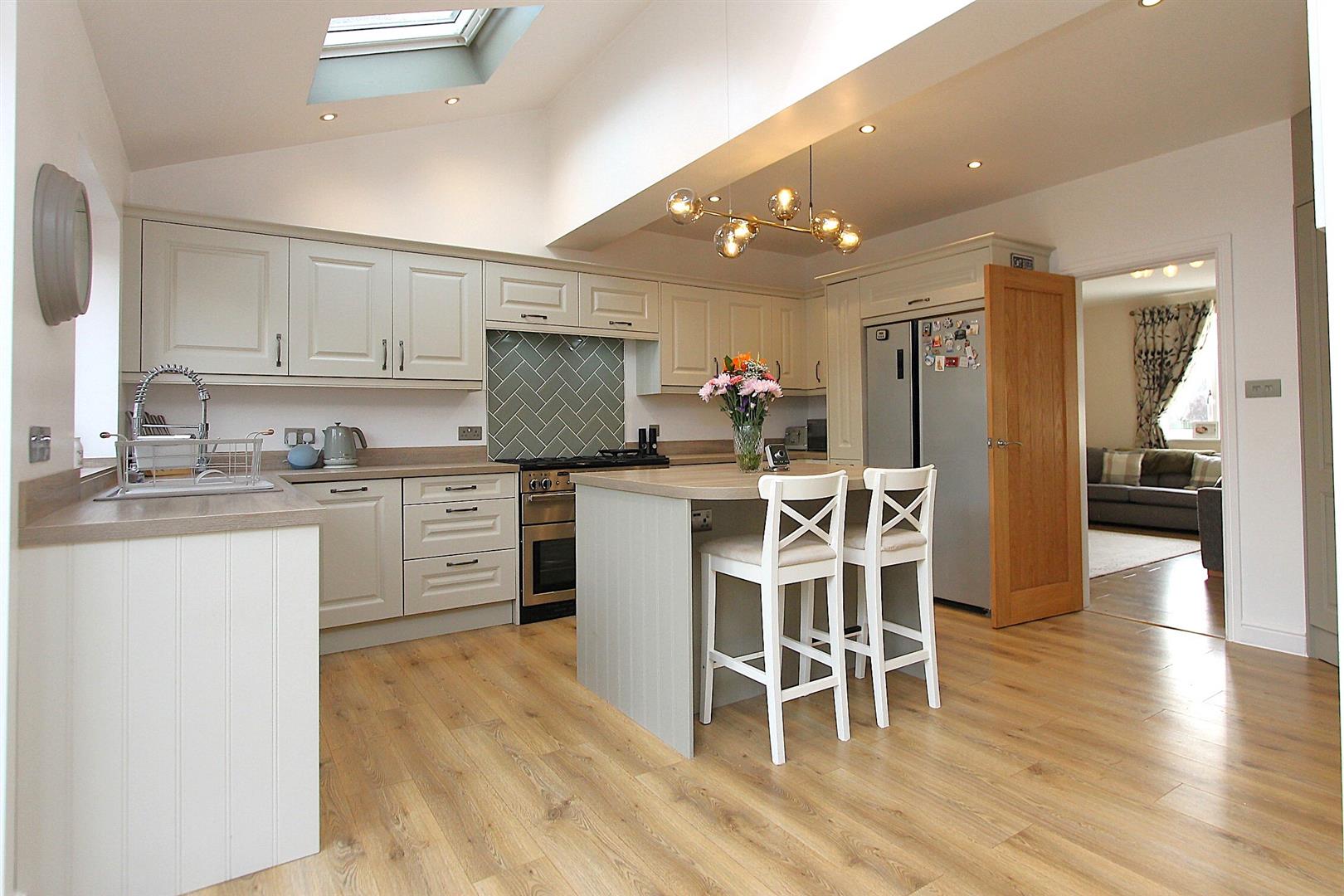 3 bed property in Caunsall Road, Kidderminster
